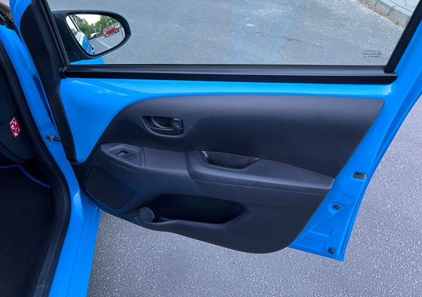 Toyota Aygo cena 36900 przebieg: 52000, rok produkcji 2015 z Warszawa małe 562